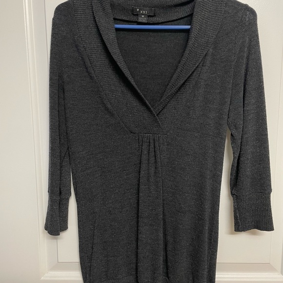 Sweater - Picture 1 of 3